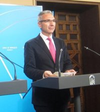 Junta recalca que el procedimiento de ayudas sociolaborales era "legal" y expresa respeto a actuación judicial