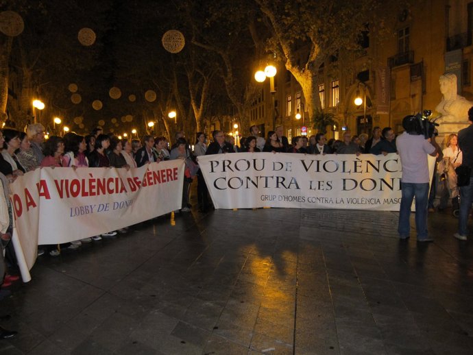Manifestación Contra La Violencia Machista