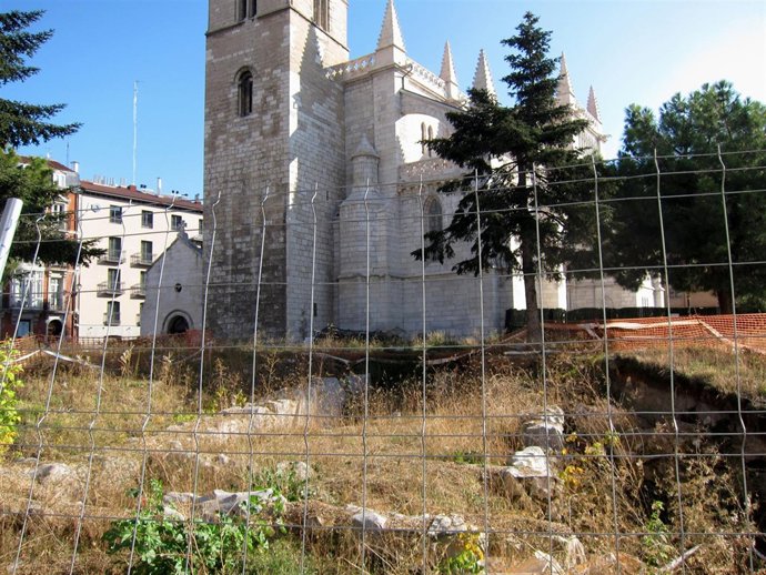Restos Arqueológicos Encontrados Junto A La Antigua