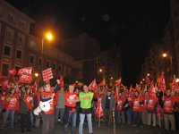Una concentración de piquetes informativos de UGT, CCOO y USO dan inicio a la huelga general