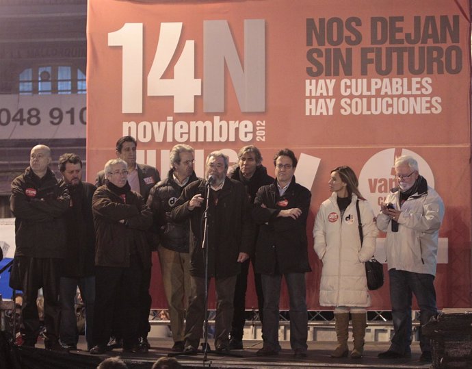 Toxo y Méndez en un acto con delegados antes de la huelga general del 14N
