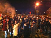 La policía rodea a unas 300 personas en la EMT en Carabanchel para garantizar los servicios mínimos