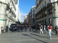 Los comercios del centro, protegidos por un fuerte dispositivo policial, abren "con absoluta normalidad"