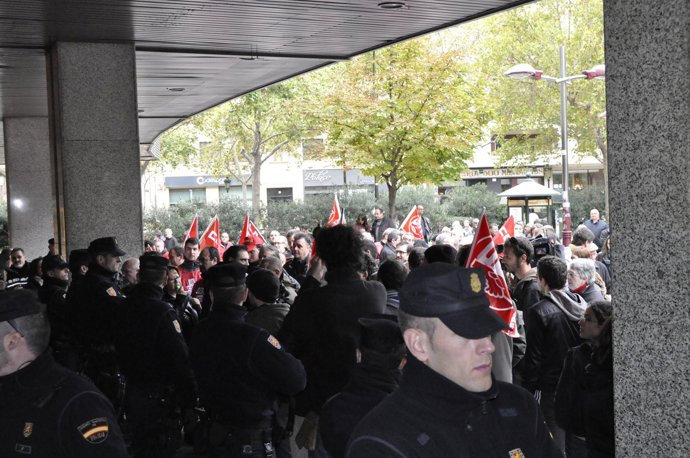 Piquete sindical en El Corte Inglés del Paseo Sagasta de Zaragoza. 
