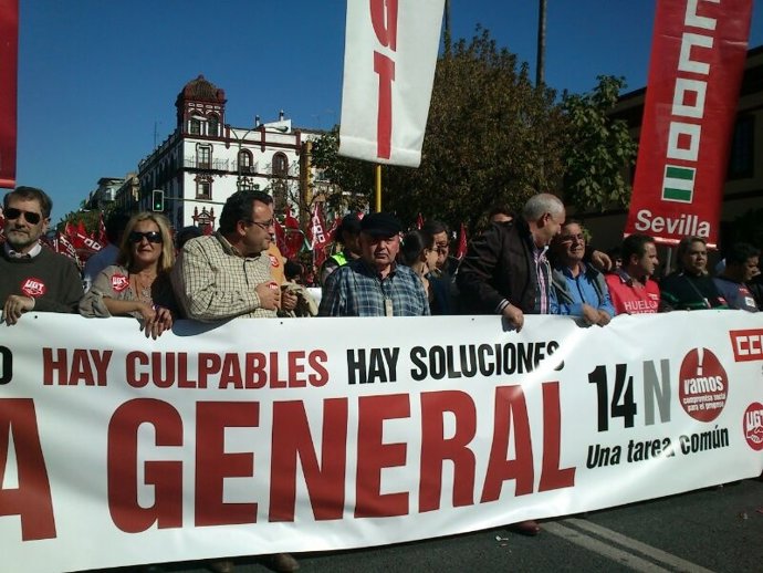 Cabecera de la manifestación por la huelga general del 14 de noviembre