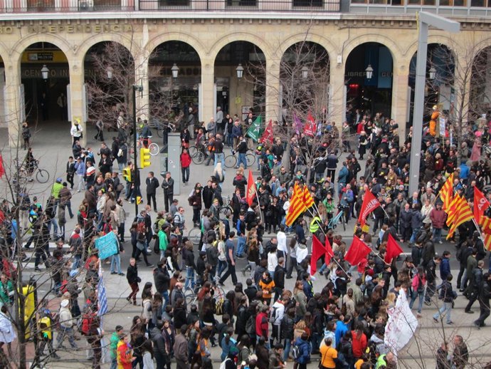Diversos colectivos se han concentrado en el paseo de la Independencia