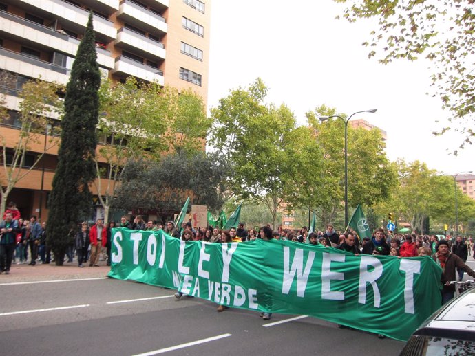Protesta en Zaragoza contra recortes en Educación con motivo de huelga general