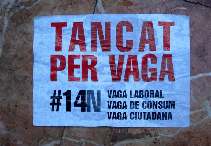 Cartel De 'Cerrado Por Huelga' Repartido Por Los Sindicatos El 14N.