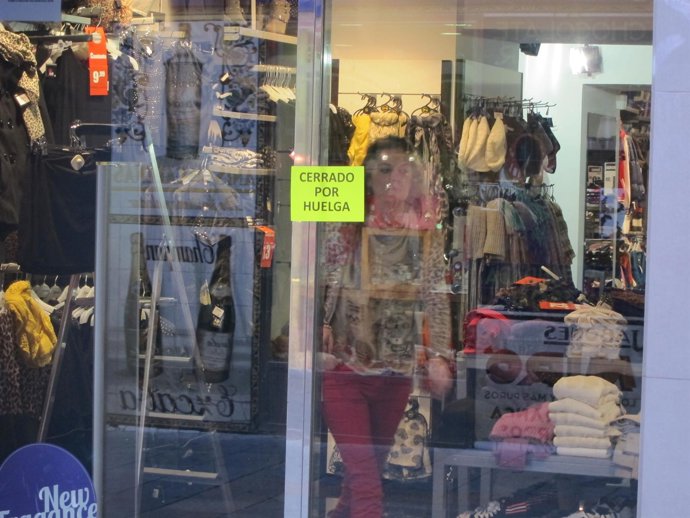 Cerrado por huelga