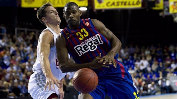 Pete Mickeal con el Barcelona Regal en Euroliga