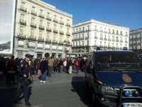 La Policía carga contra los manifestantes en la salida de la calle Alcalá al Paseo del Prado