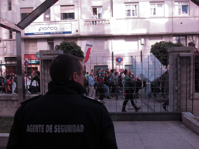 Manifestación del sector educativo ante la sede del Gobierno 