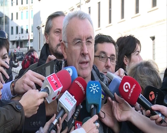 Cayo Lara: "La huelga está siendo un éxito"