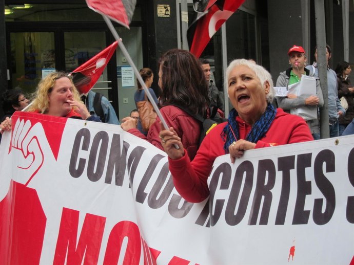 Protesta durante la huelga en Barcelona 14N