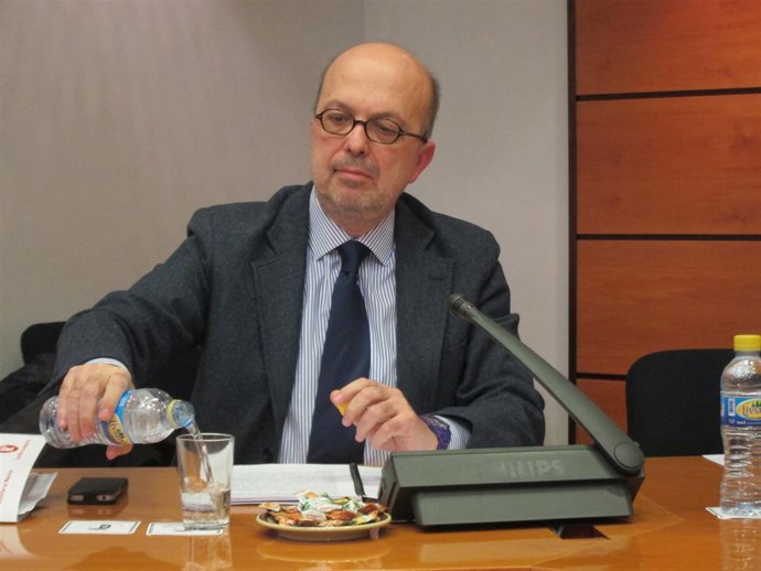 Villa en la comisión de las Cortes