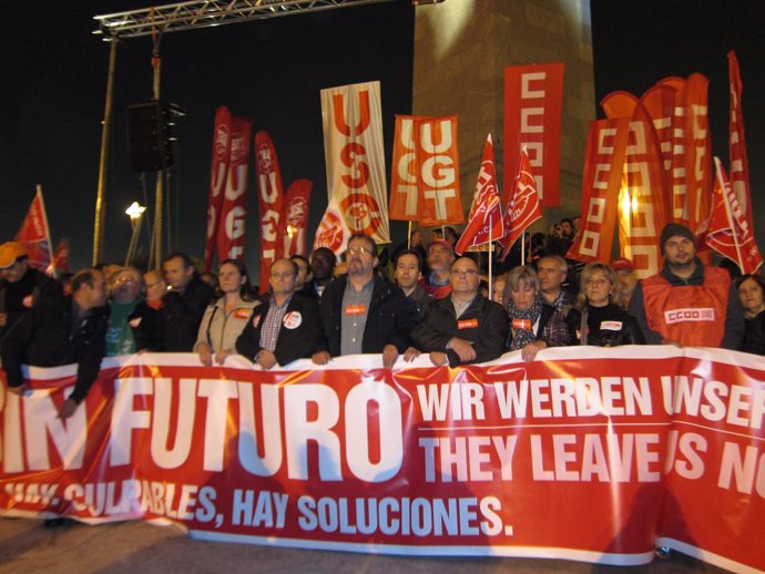 Manifestación del 14N a su llegada a la Plaza de Europa de Zaragoza