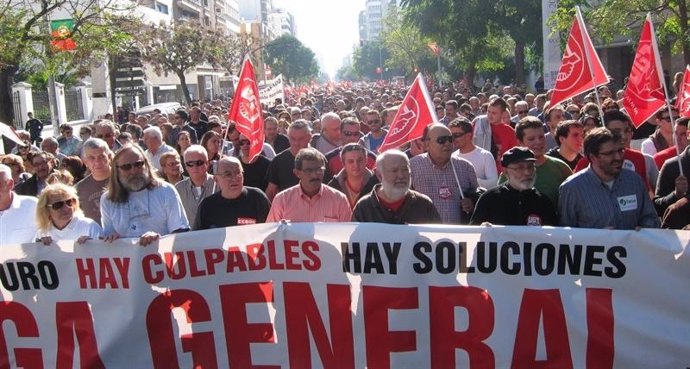 Manifestación en Cádiz por la huelga general del 14N