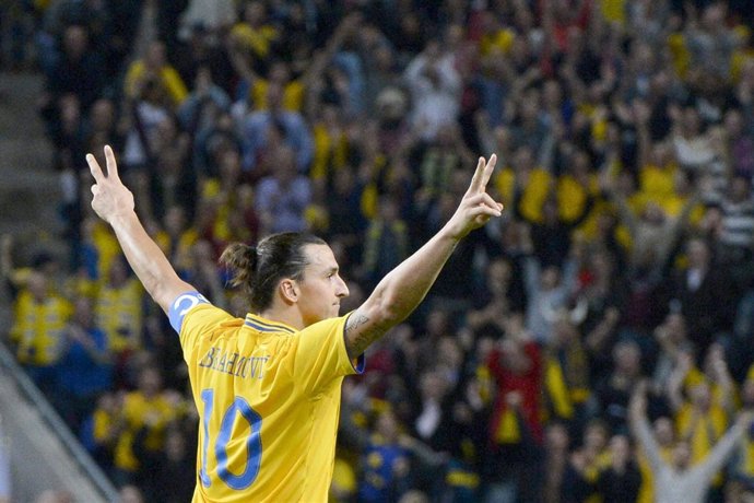 Ibrahimovic saca los colores a Inglaterra 