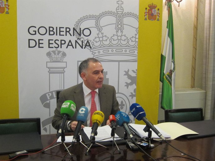 El subdelegado del Gobierno en Granada, Santiago Pérez