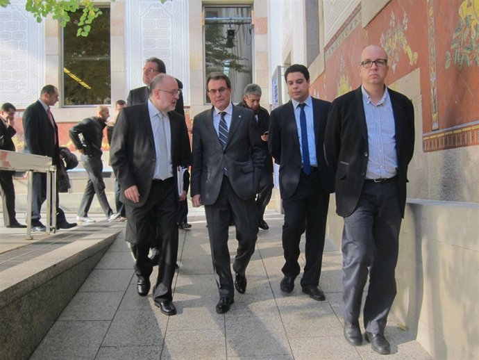 Artur Mas, junto a Àngel Colom, Èric Bertran (CDC) y Marçal Sintes (CCCB)
