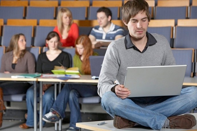 Imagen De Universitarios