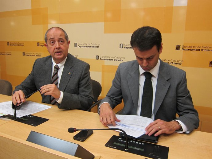 El conseller F.Puig y el dtor. De Mossos Manel Prat