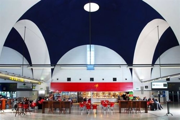 Cafetería en un aeropuerto