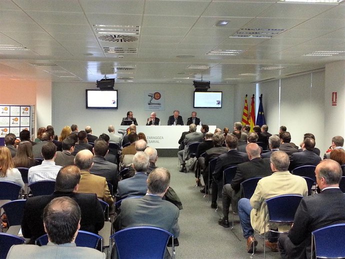 El consejero Bono inaugura el VI Encuentro Empresarial Expo Dinamiza