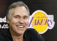 Baloncesto/NBA.- Mike D'Antoni quiere recuperar el 'Showtime' y califica a Pau Gasol como "el mejor pívot durante años" 