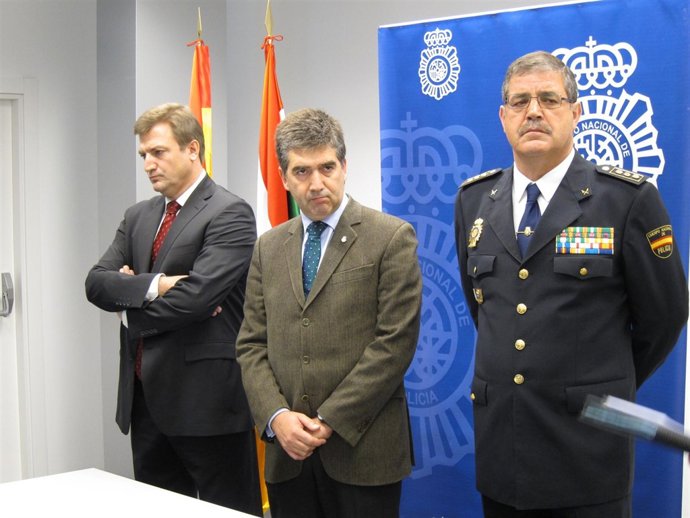 Cosidó, con Bretón y el jefe de Policía de La Rioja