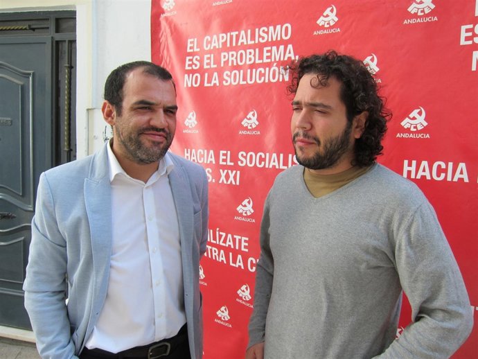 Mariscal y Rincón ante la sede del PCA en Córdoba