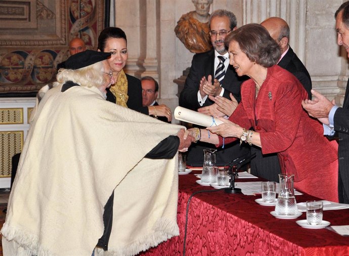 Reina Sofía entrega premio de poesía iberoaméricana