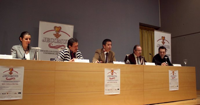 Ujaldón junto a Meroño, García, Écija y Herraiz
