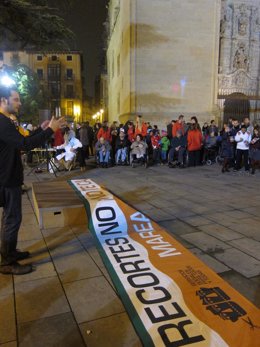Acto lúdico y reivindicativo de la Marea Naranja en Logroño