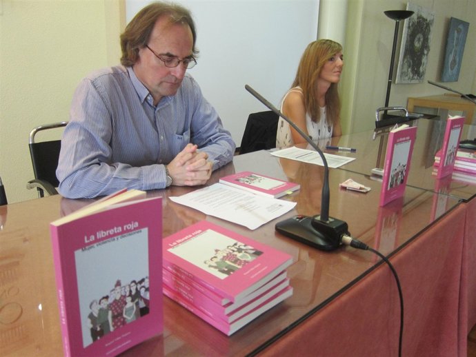Emiliano Navas y Raquel Villar, en el Ateneo Riojano