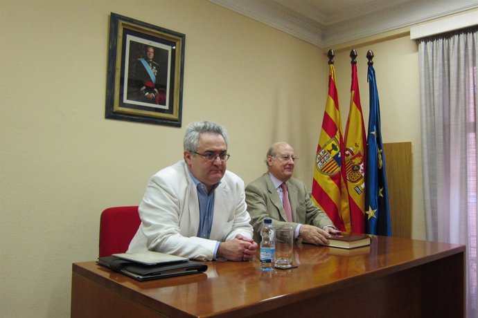 El jurista Esteban Peralta con el presidente del RIEE, Maximiliano Bernad