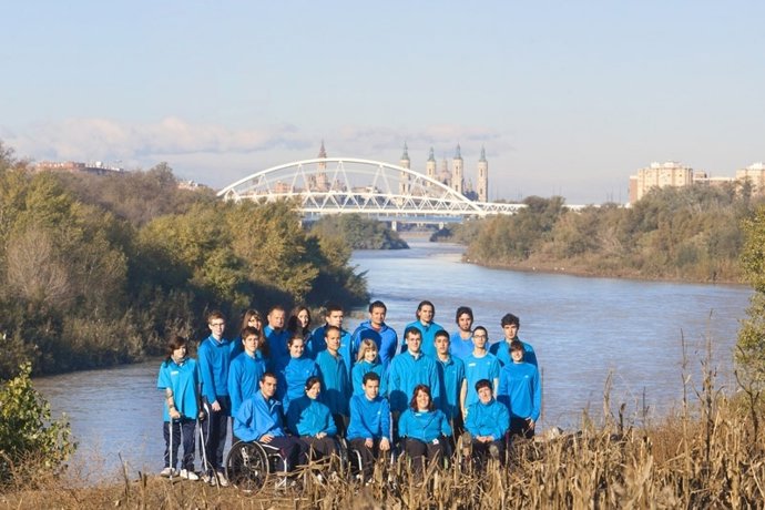 Portada del calendario solidario 2013 de Aragua.