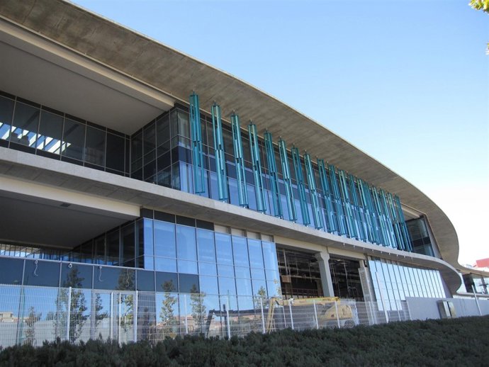 Colocación de las lamas de los edificios de la Ciudad de la Justicia