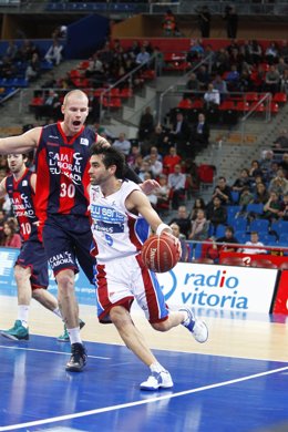 La derrota del Caja Laboral ante el Blusens le cuesta el puesto a Ivanovic