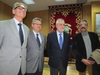 Griñán insta a la banca, tras recibir "mucho dinero público", a que lo haga llegar ahora a quienes pueden crear riqueza