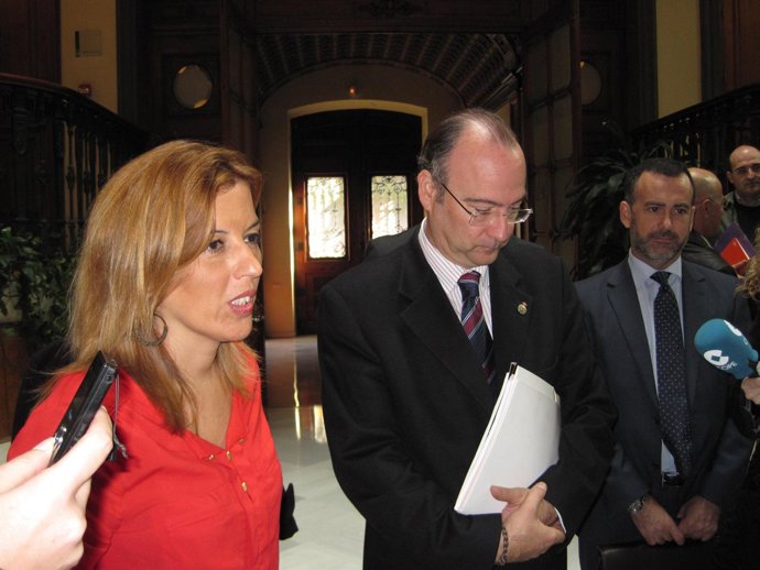 Sonia Ferrer (PSOE) y Luis Rogelio Rodríguez-Comendador (PP)