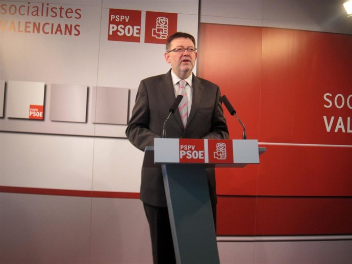 Ximo Puig En Una Rueda De Prensa