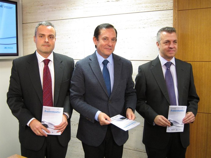 Erro, con presidente AERTIC y del cluster automoción, Jesús Hijazo y Pedro Aguil