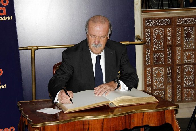 Vicente Del Bosque Museo De Cera Madrid