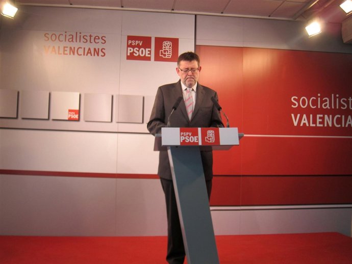 Ximo Puig En Una Rueda De Prensa