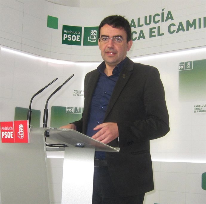 Mario Jiménez, este lunes en rueda de prensa