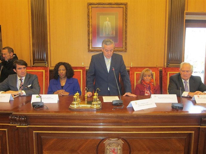 Suárez-Quiñones, Fikile Magubane, Gutiérrez, Isabel Carrasco y Guillermo García