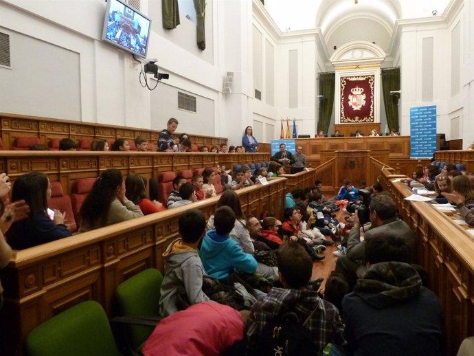 Pleno infantil en las Cortes de Castilla-La Mancha