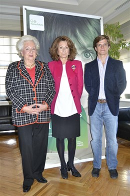 Doña Pilar de Borbón y Julián López