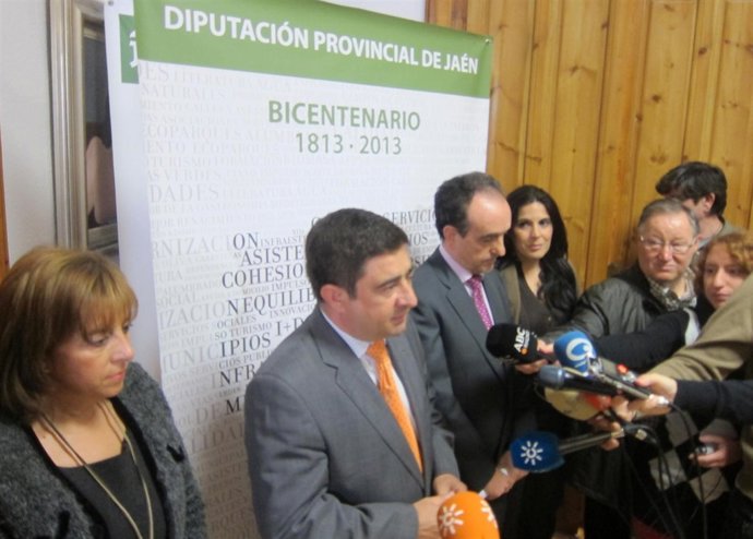 Reyes y Rodríguez acompañados por Purificación Gálvez (i) y Ángeles Ferriz (d). 